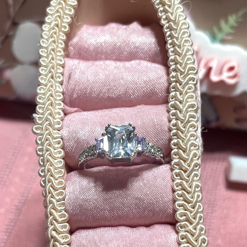 Sterling silver emerald cut cz lilacs stone sides ring size 8
